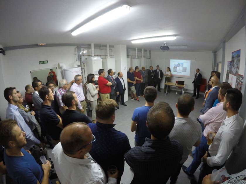 PRESENTACION DE PRODUCTO - 1 PRESENTACION DE PRODUCTO Temporada 2017-18